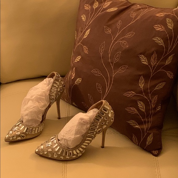 Shoes - Picture 1 of 2